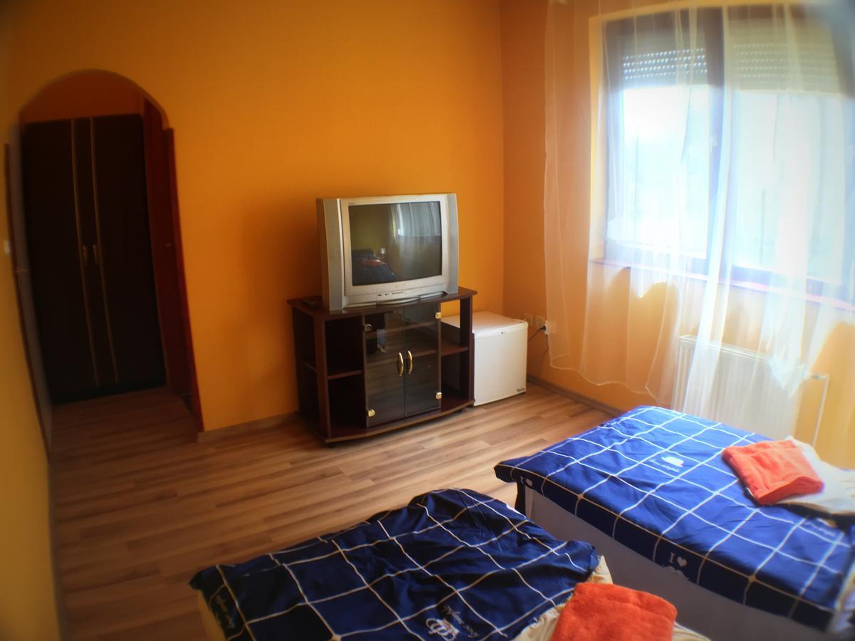 Palota Panzio Bed & Breakfast Будапеща Екстериор снимка