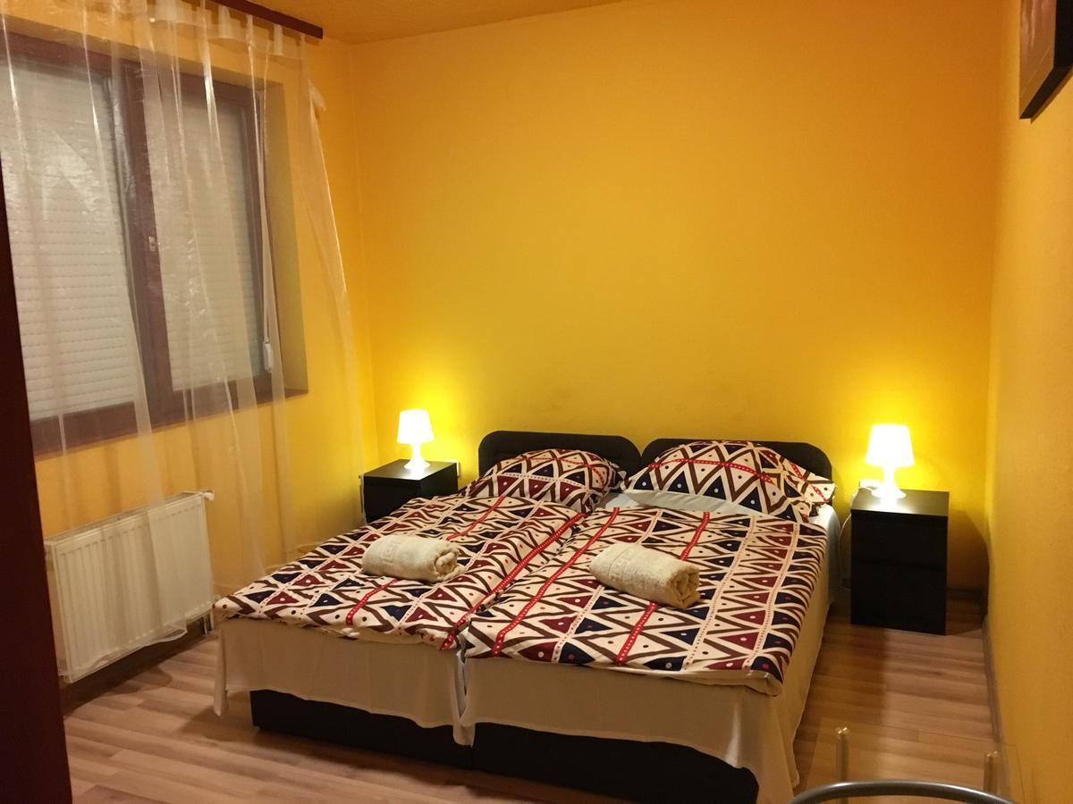 Palota Panzio Bed & Breakfast Будапеща Екстериор снимка